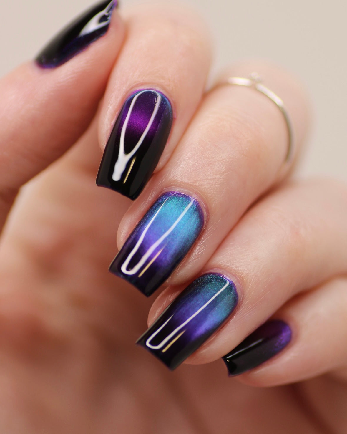 Illusions Purple Multichrome Magnetic Nail Polish – Pink Blue